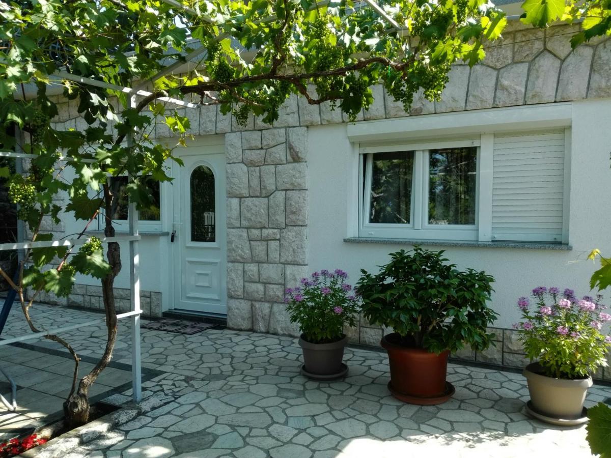 Apartments Desiree & Daniel Драмал Екстериор снимка