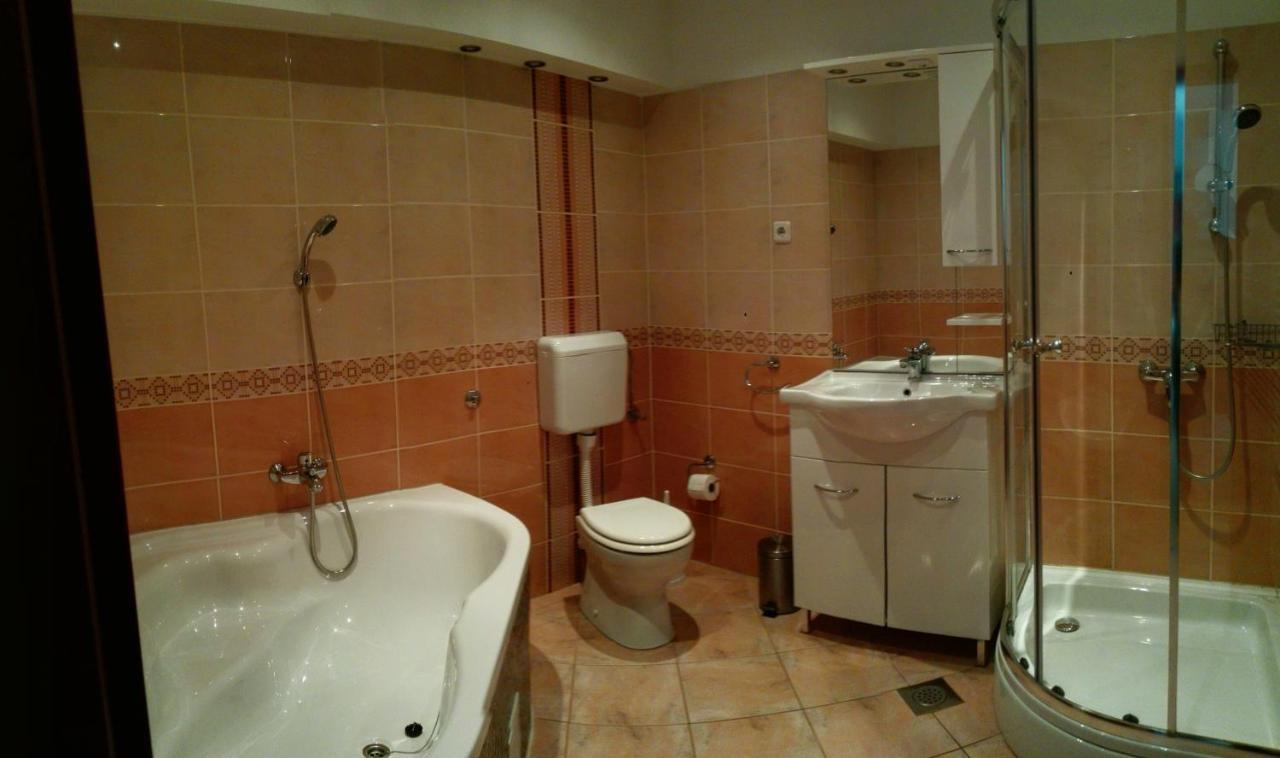 Apartments Desiree & Daniel Драмал Екстериор снимка