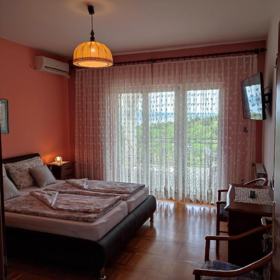 Apartments Desiree & Daniel Драмал Екстериор снимка