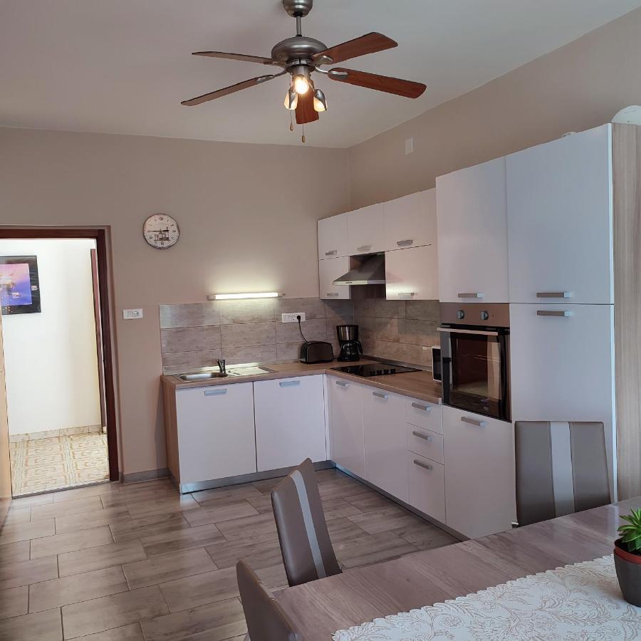 Apartments Desiree & Daniel Драмал Екстериор снимка