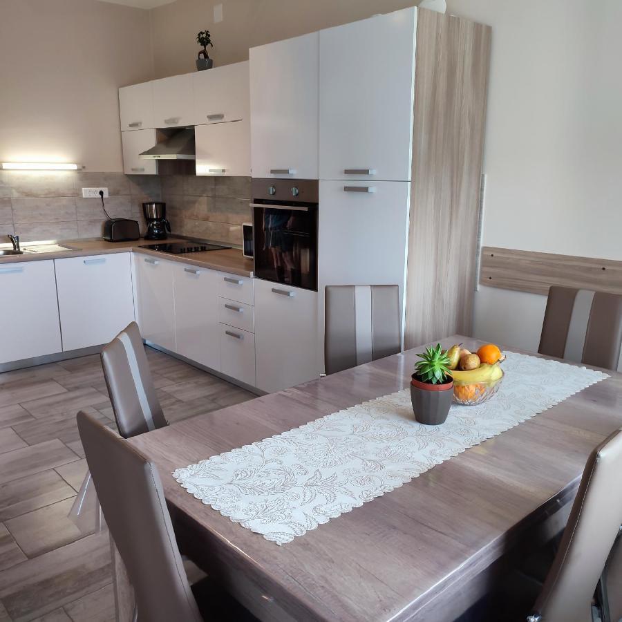 Apartments Desiree & Daniel Драмал Екстериор снимка